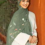 067A8285 Haya Glow